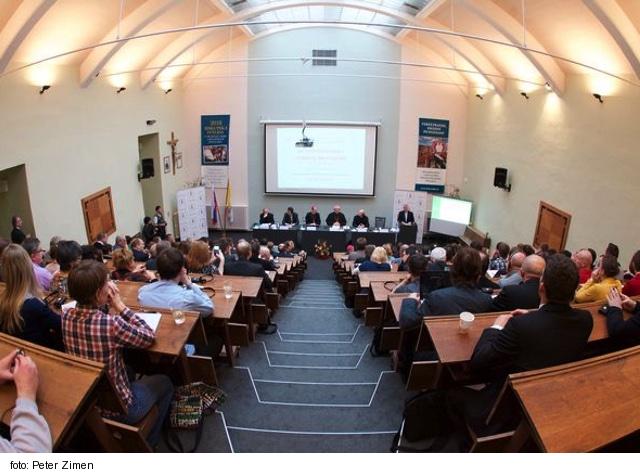 Konferencia, Bratislava, Aula