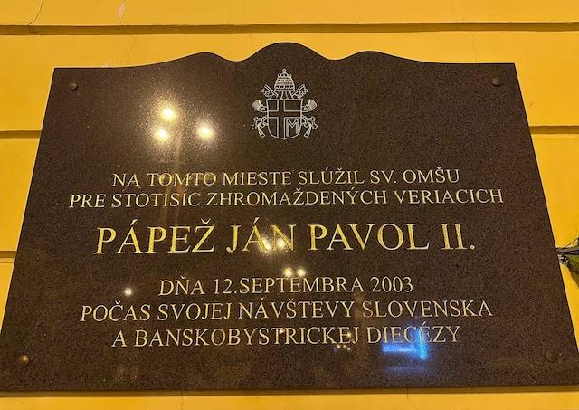 Banska Bystrica, dakovna, svata omsa, Jan Pavol 2, tabula
