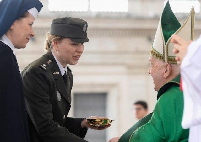 Vatikn, Jubileum, ozbrojen sily