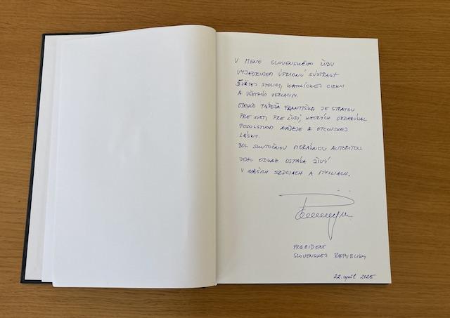 Bratislava, nunciatura, kondolenčná kniha, podpis, Pellegrini