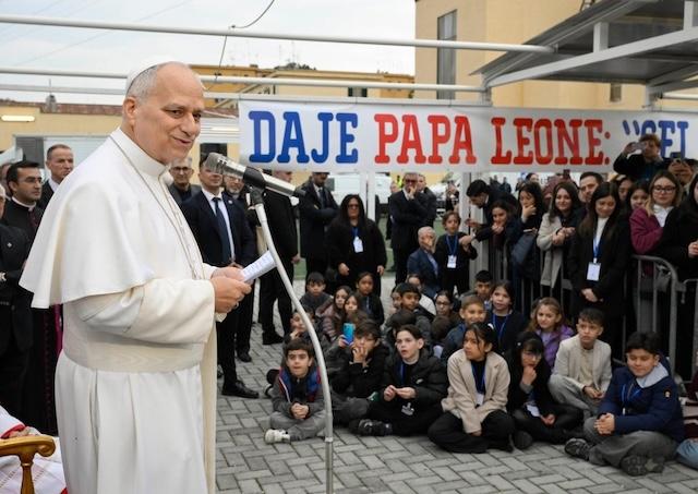 R�m, Lev XIV., farnos�, n�v�teva