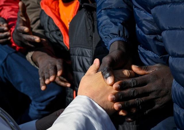 ruky, migranti