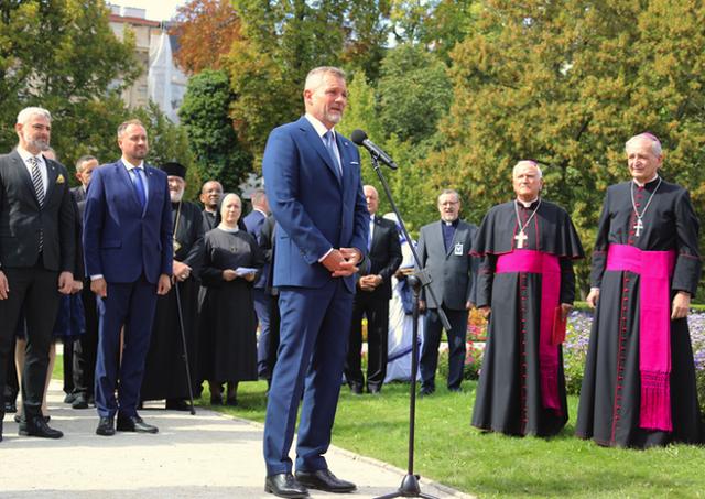 Prezident, pamatna tabula, Navsteva, papez Frantisek